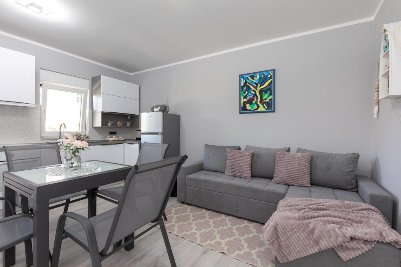Apartment Odore Di Mare With Beautiful Garden คิร์ก ภายนอก รูปภาพ